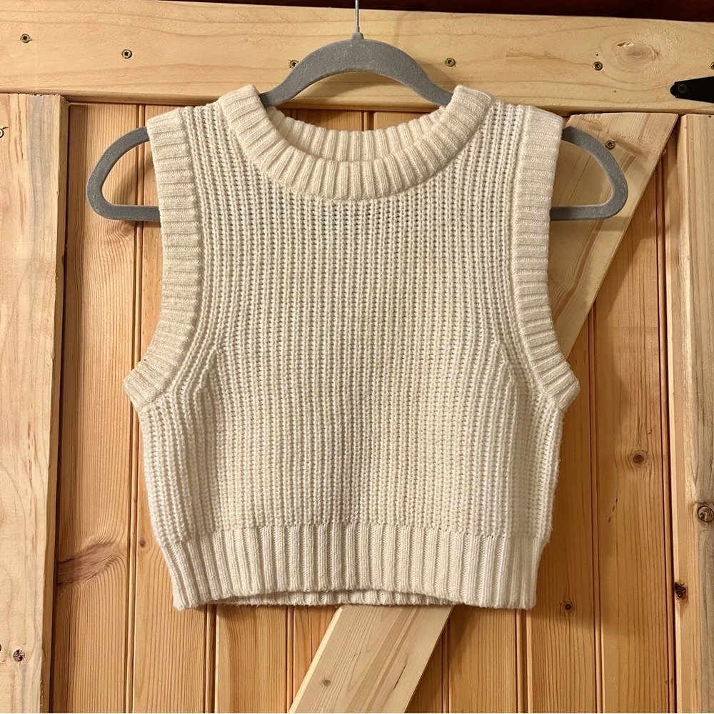 H&M Cream Ribbed Knit Crop Top